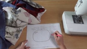 Сшила скатерть. Скатерть больше не ерзает по столу! Отличная идея для скатерти.