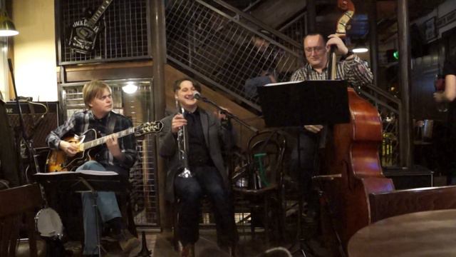 Константин Гевондян & Co. - St James Infirmary смотреть онлайн