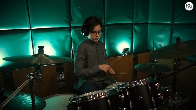 Топовая школа барабанов в Красноярске - Сергей Овчинников - Nirvana - Smells Like Teen Spirit смотреть онлайн