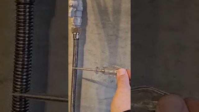Газопровод под напряжением.