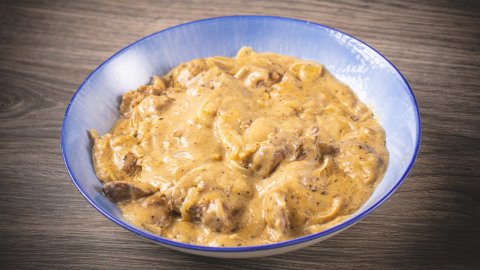 Вкусная куриная печень в сметане с луком. Рецепт нежнейшей куриной печени.