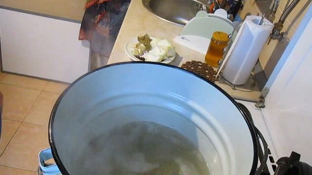 СЕКРЕТ ПРИГОТОВЛЕНИЯ ХОЛОДЦА ИЗ ГОВЯДИНЫ | Холодец из ножек | Правильный холодец смотреть онлайн