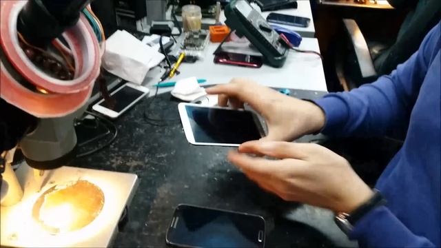 Тест бронированного стекла на Samsung смотреть онлайн