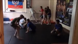 Спортивная игра (тренировка по боксу)