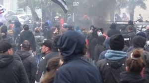 Retraites : les images de l’attaque du commissariat de police de Lorient