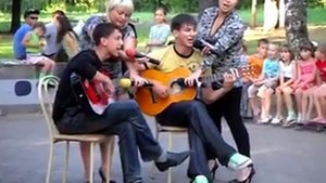 красивая песня ! В две гитары!