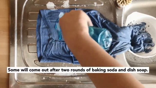 How To Remove Armpit Stains From Shirts! DIY LAUNDRY HACK смотреть онлайн