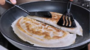 МУКА и немного ФАРША. Вкуснейшие ЛЕПЕШКИ с НАЧИНКОЙ на сковороде, очень простой рецепт.mp4