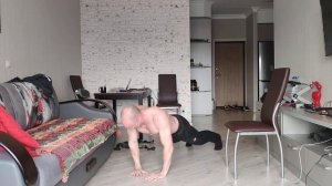 Отжимания в узком упоре лежа