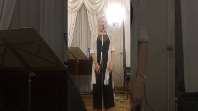 Дарья Январина - Хоть поверьте, хоть проверьте (песня Золушки) 09.10.2020