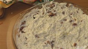 Грибной салат с курицей