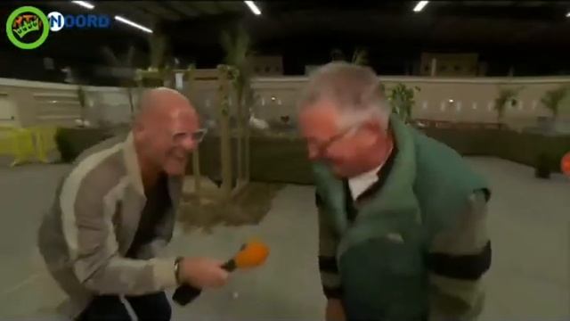 Голландский фермер смеётся как курица!!! -eggs смотреть онлайн