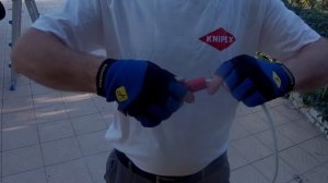 Вот чем НУЖНО снимать изоляцию с проводов!За 1-2 СЕКУНДЫ! Других способов нет!