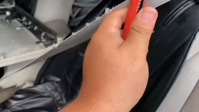 Kershaw Barricade Glassbreaker  Testing