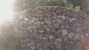 Подпорная стена из бутовых камней - начало работы