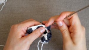 Два цвета пряжи. Вязание крючком Двухцветный узор крючком. Crochet for beginners