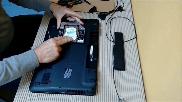 Toshiba Satellite L770/L755 how to install second HDD смотреть онлайн