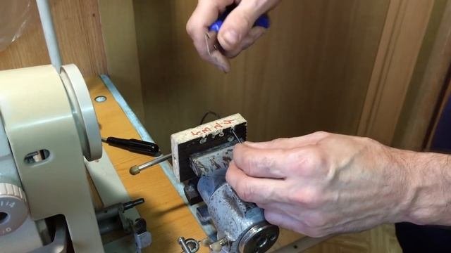 Снимаем изоляцию с проводов