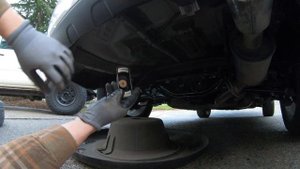 HOW TO REMOVE SPARE TIRE ON A 2003 - 2009 LEXUS RX 330