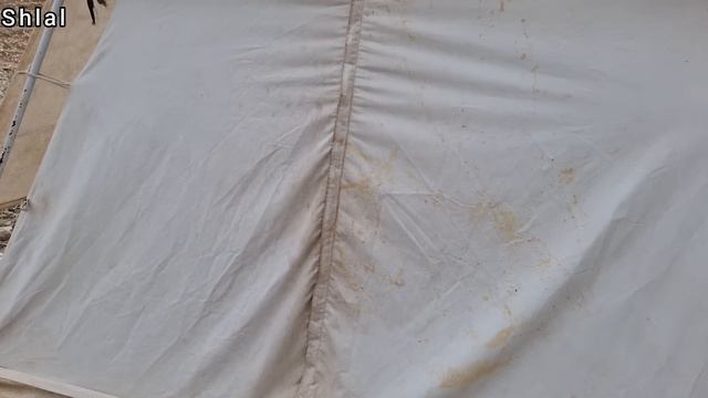 Natural childbirth of a woman with many problems with the help of two women (sad single man) смотреть онлайн