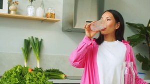ВОДА с ЛИМОНОМ невероятно ПОЛЕЗНЕЕ, Чем Вы Думаете! 🍋🍸