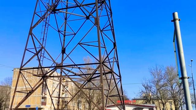 Переход ЛЭП через Неву (Санкт-Петербург), в Невском районе на Октябрьская набережной...