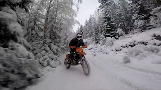 Ктм против снегохода Polaris смотреть онлайн