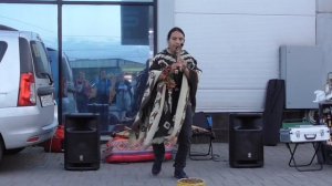 ?До слез..? Очень грустная песня о несчастной любви индейца.