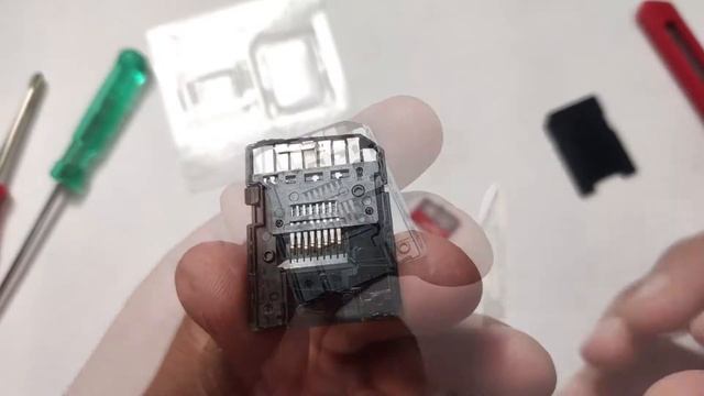 Micro SD Card Adapter || What is Inside microSD Card Adapter || Inside Micro SD Card Adapter смотреть онлайн