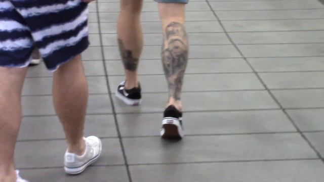 Лас-Вегас татуировка на ноге маска из фильма Крик США Америка смотреть онлайн