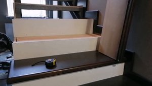 Лестница на металлокаркасе, лестница с площадкой.