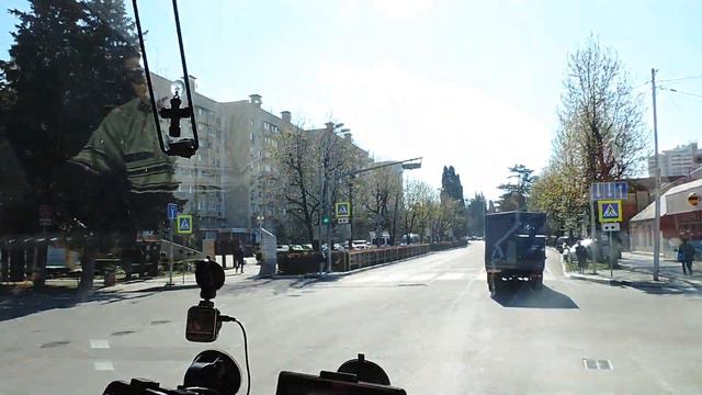 Дорога по Адлеру в направление к Сочи-Парку смотреть онлайн