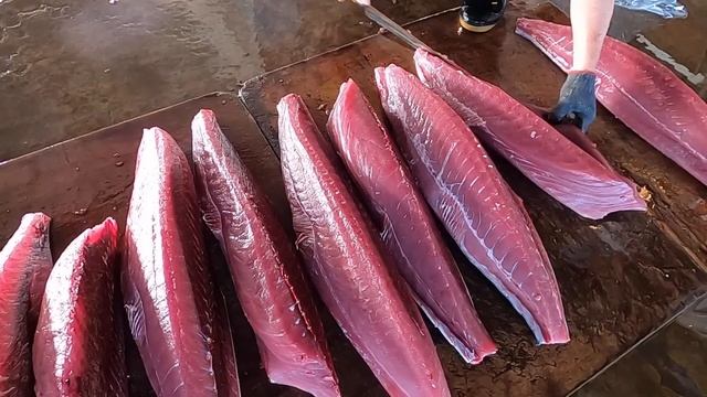 Amazing Skills - Bluefin Tuna/Marlin/Yellowfin Tuna Cutting in Taiwanese Seafood Market смотреть онлайн