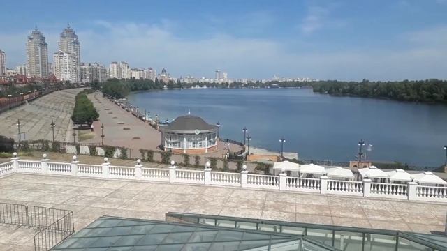 Офис openspace+кабинетная система с выходом на Оболонскую Набережную, парк Наталка и гольф клуб