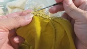 Оригинальная #окантовка крючком горловины и рукавов блузки