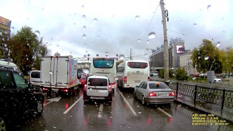 Толкаемся по Екатеринбургу / АП онлайн