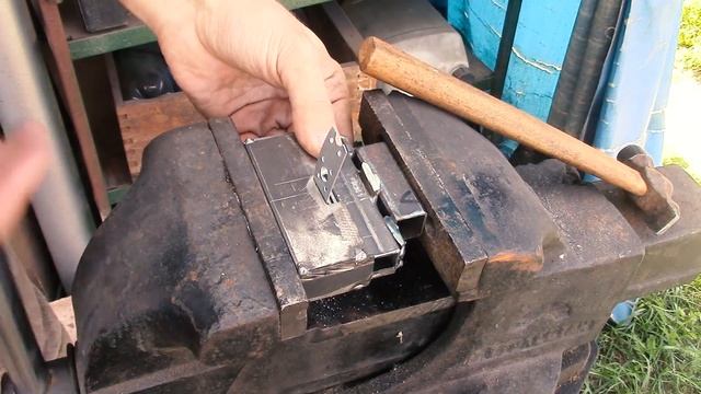Клипса для крепления сетки под штукатурку, прессформа