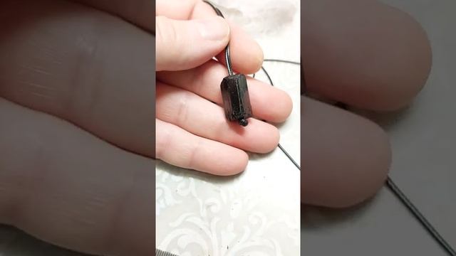 Кулон шерл, чёрный турмалин на шнурке. От Империя Камней.
