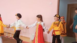 Вход на праздник "Осенняя Ярмарка", игра "Золотые ворота", подготовительная группа