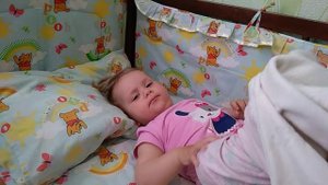 Как просыпается ребёнок после дневного сна.