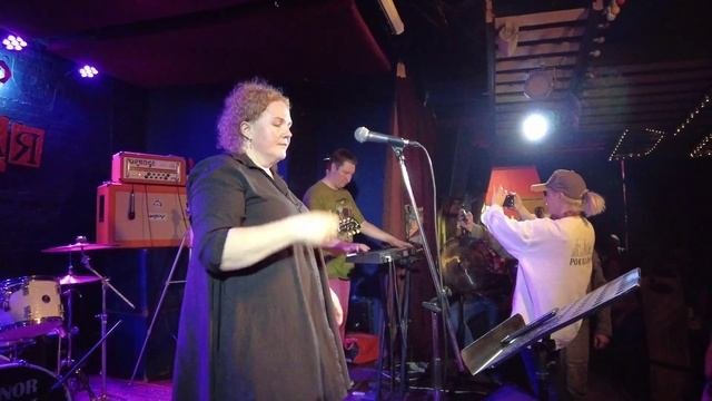 Женщина с Бородой  -  Значит есть на что пить