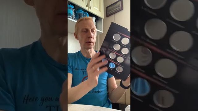 Оформляем альбом с монетами Оружие Великой Победы 75 лет смотреть онлайн