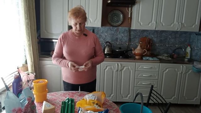 Сама нарубила колышки в магазине.