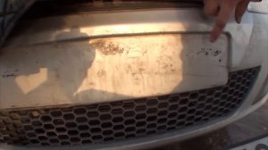 Убираем утеплитель радиатора Лада Ларгус