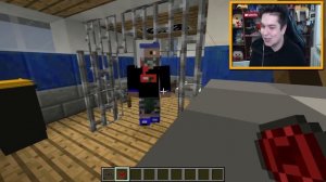 МАЛЕНЬКИЙ МУРАВЕЙ СПРЯТАЛСЯ ОТ ГИГАНТА ИЗ ПОЛИЦИИ В МАЙНКРАФТ | ПРЯТКИ С МУРАВЬЯМИ В MINECRAFT