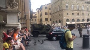 Walking Around Piazza della Signoria