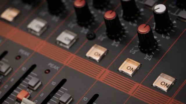 Аналоговые микшеры ELARCON смотреть онлайн