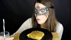 АСМР Мёд в сотах  ЗВУКИ ЕДЫ  ASMR Mukbang HONEYCOMB  STICKY EATING SOUNDS