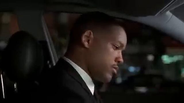 MIB: Frank singing "who let the dogs out?" смотреть онлайн