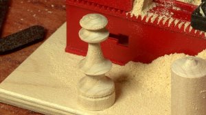 4. Вытачиваем Ферзя на детском станке PlayMat